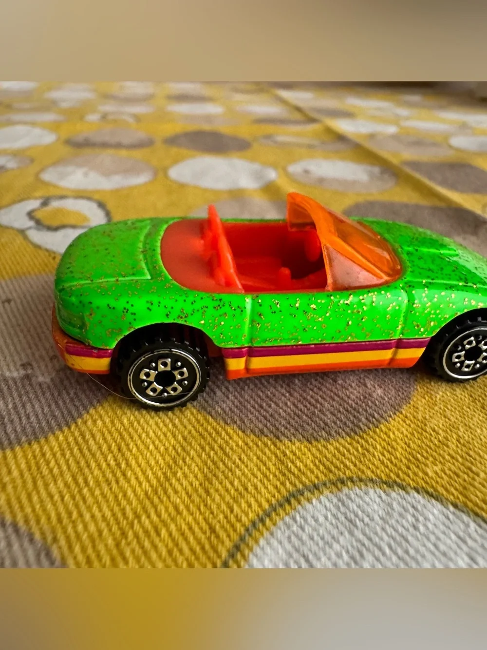 Vintage Hot Wheels 1990s glittery green Mazda Miata MX-5 Convertible car